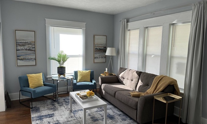 Northeast South Bend Casa | Clover Manor - Walk to ND!