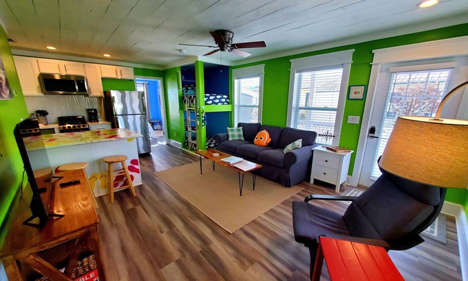 Mexico Beach Casa | Clown Fish Cottage - Pet Friendly with King Bed