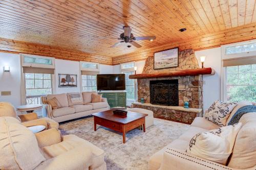 Sapphire Casa | Club Amenities - Fitness - Hot Tub - Mini Golf - Family Fun