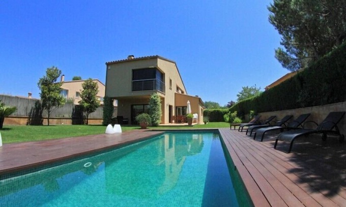 Mont-Ras Villa | Club Villamar - Bonita villa para 8 personas con piscina privada y jardín