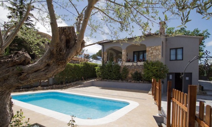 Llagostera Villa | Club Villamar - Preciosa villa con magnífico exterior y piscina privada, situada en una zona tran...