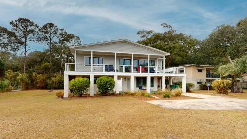 Jekyll Island Casa | CLUBHOUSE COTTAGE home