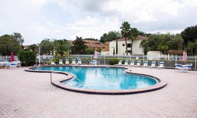 Ventura Casa | Clubview Country Club Condo