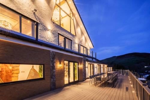 Llanbedr-dyffryn-clwyd Casa | Clwyd Gate Manor Pool Sauna HotTub Cave Wales
