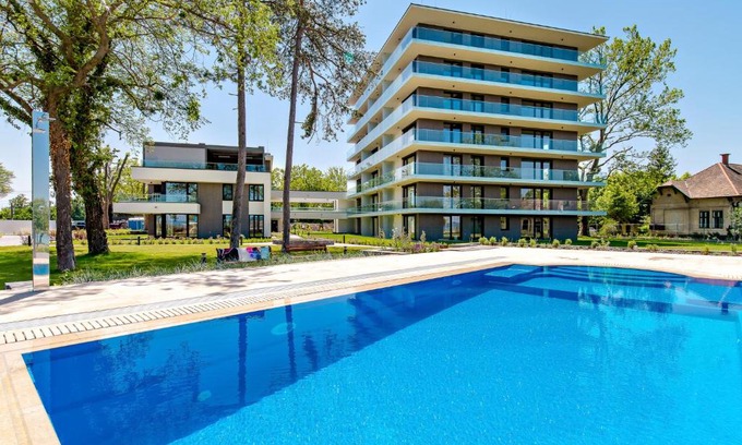 Balatonlelle Apartamento | Clyde-Premium Lelle Waterfront Private Apartment