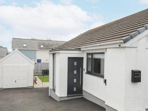 Trearddur Bay Casa | Clydfan, No 1 Trearddur Road