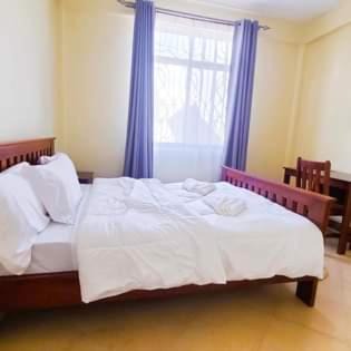 Moshi Cama Y Desayuno | CM luxurious lodge