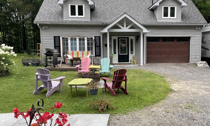 Bala Casa | Coach House in forest setting in Bala, Muskoka that has been recently remodeled.