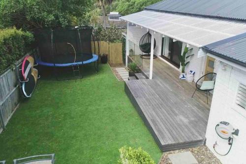 Mona Vale Casa | Coastal 3 bedroom house with private oasis.