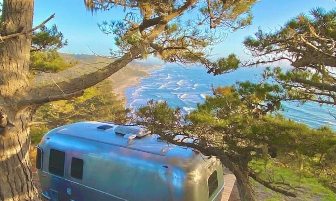 Half Moon Bay Casa | Coastal Airstream Dream Sunrise - new listing