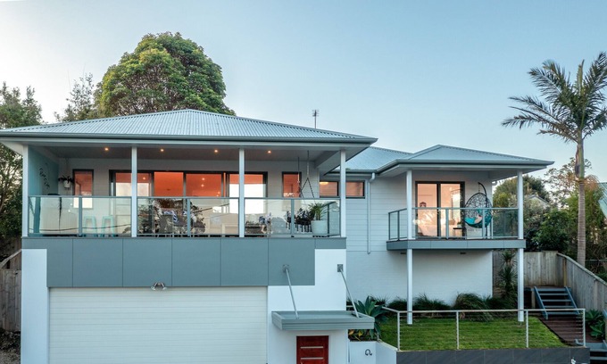 Sussex Inlet Casa | Coastal beach home - steps to water, massage chair, firepit, 7min to beach