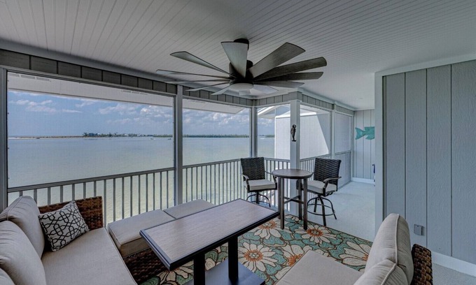 Boca Grande Condominio | Coastal BG North 82, a spacious 2-bed, 2-bath Boca Grande with stunning Gulf views