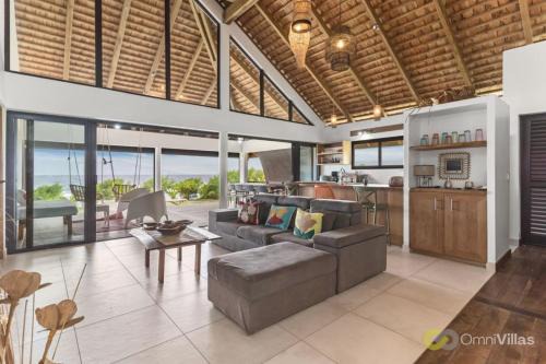 Temae Casa | Coastal Bliss: 1BR Bungalow by the Sea in Moorea