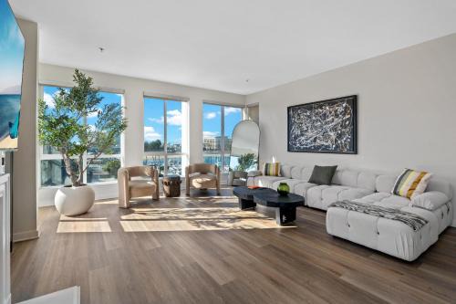 Marina del Rey Apartamento | Coastal Bliss - Luxe 2BR Retreat in MDR - Venice - SM