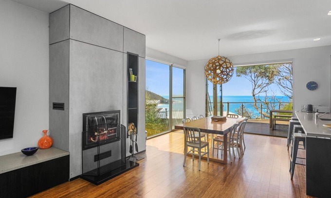 Wye River Casa | Coastal Break - comedor al aire libre con hermosas vistas al mar