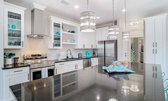 Cape Caneveral Beach Gardens Casa | Coastal Breeze Retreat Next to the Beach With Heated Pool/Hot Tub