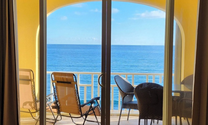 La Grande Princesse Condominio | Coastal Casual