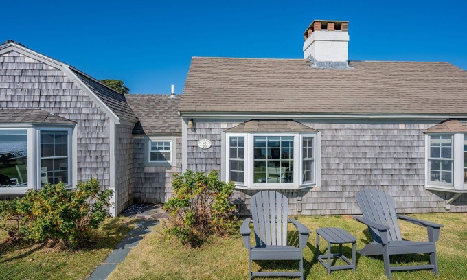 Yarmouth Cabaña | Coastal charm and stunning Nantucket Sound views await at The Beach Plum