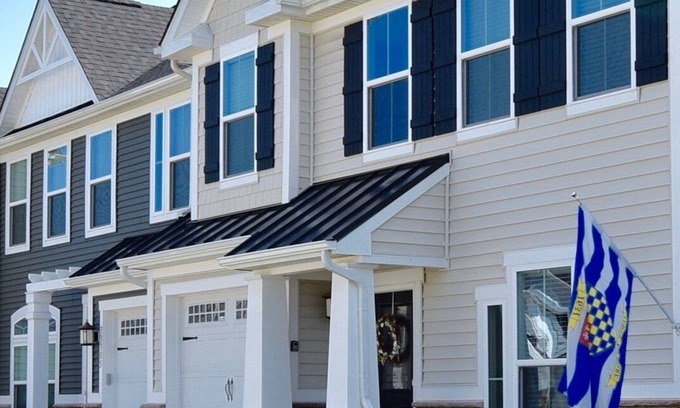 Lewes Casa | Coastal Club 3 BR, 2.5 BA Sleeps 8 * Luxury Villa Townhouse* 33307 * LOVELY CUL