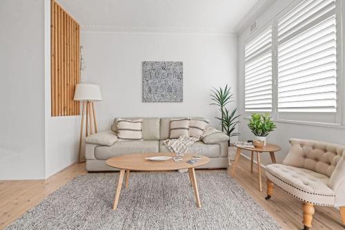 Freshwater Apartamento | Coastal Corner - Contemporary Chic by the Beach