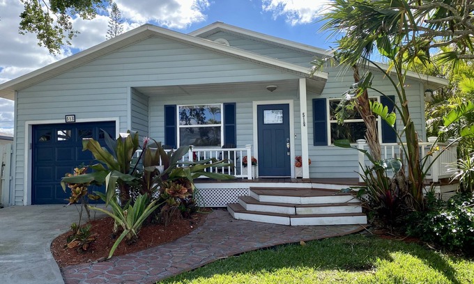 Naples Park Casa | Cabaña costera, pasos de la playa y Ritz Carlton! 500 cuadras !!