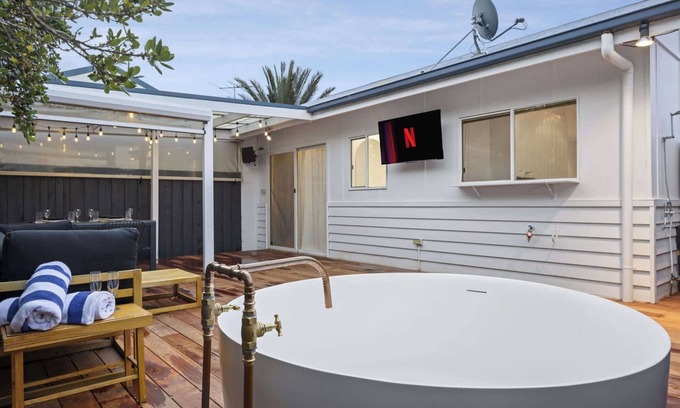 Capel Sound Casa | Coastal Cottage - 200m to Beach & Pet Friendly