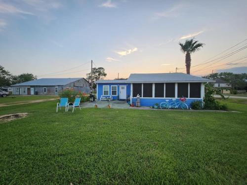 Palacios Casa | Coastal Cottage Bay House