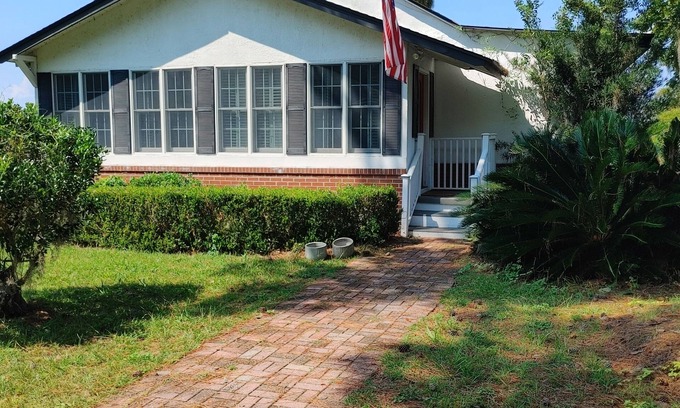 Whitemarsh Island Cabaña | COASTAL COTTAGE BOAT DOCK FISH, WHITMARSH IS. SAVANNAH, TYBEE, GOLF NATL PARKS