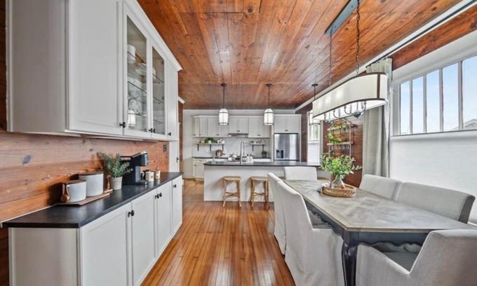 Galveston Casa | Coastal Craftsman- Walk to Beach & Pleasure Pier- As seen on 'Restoring Galveston'