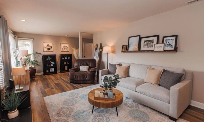 Del Rey Oaks Casa | Coastal Cul-De-Sac, Centrally Located Monterey Peninsula Home