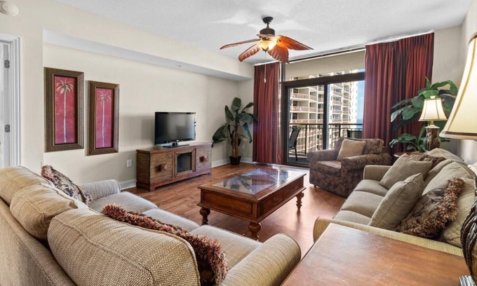 Windy Hill Condominio | Coastal Elegance 2BR Condo Jetted Tub and Balcony