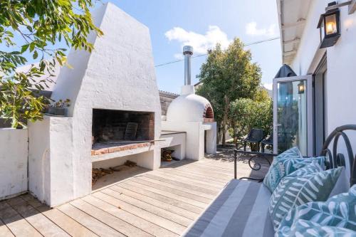 Onrus Casa | Coastal Elegant 4 Bedroom Home