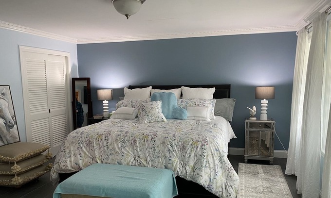 Adamsville Otro | Coastal Equestrian center remodeled farmhouse minutes from beaches
