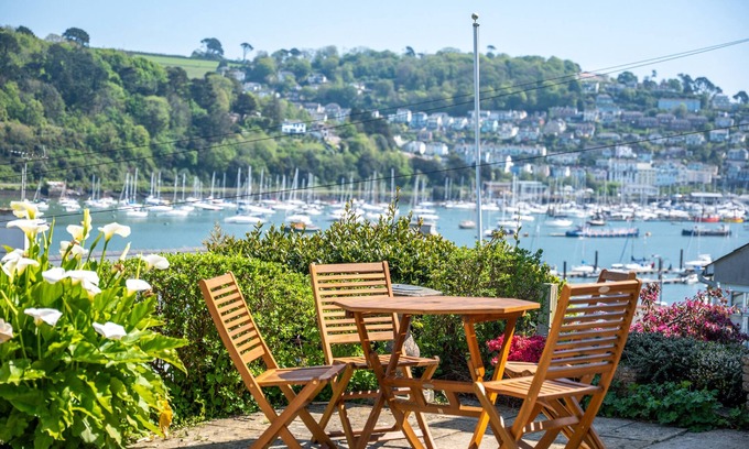 Dartmouth Casa | Coastal Escape: River Views, Terrace & Parking