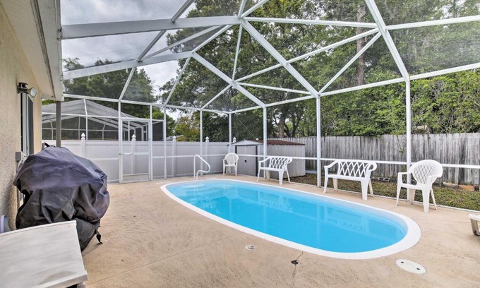 St. Petersburg - Clearwater Casa | Coastal Getaway with Pool 6 Mi to St Pete Beach!