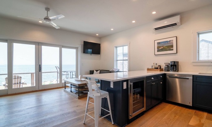 Madison Casa | Coastal getaway with water views in every room