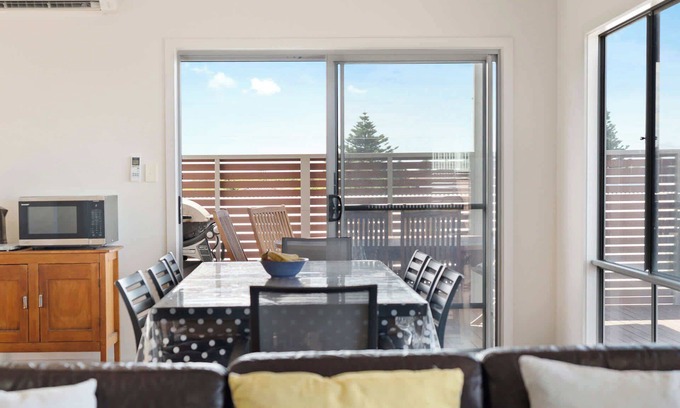 Goolwa Beach Casa | Coastal Grace - 5 Neighbour Avenue