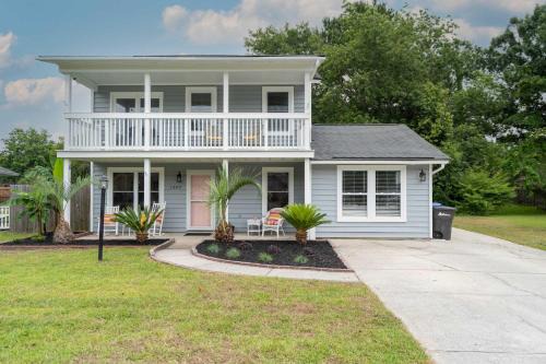Mount Pleasant Casa | Coastal Haven 5 mins to Beach 15 mins to dtwn