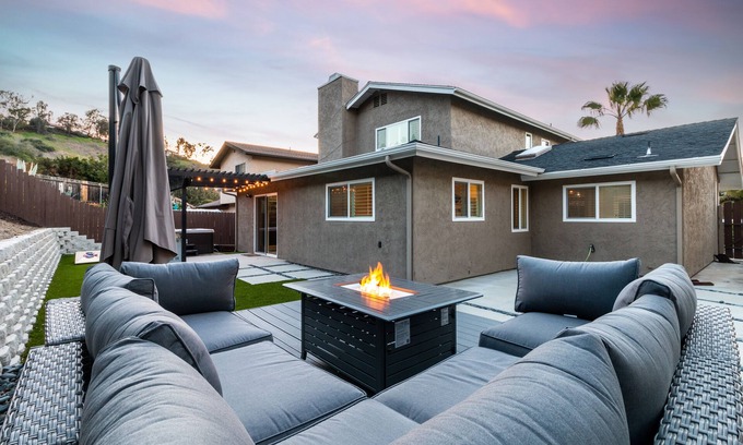 Oceanside Casa | Coastal Home Perfect for Large Families and Groups of Friends