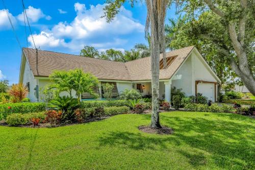 Fort Myers Casa | Coastal Livin'