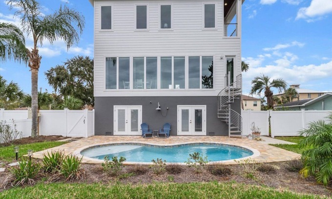 Dixie Shores Casa | Coastal Manatee Escape - Lovely 4-BR home on a canal in peaceful Crystal River
