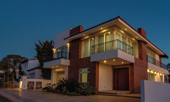 Salsipuedes Casa | Paraíso Costero en Bajamar - Golf, Lujo, y Exclusividad