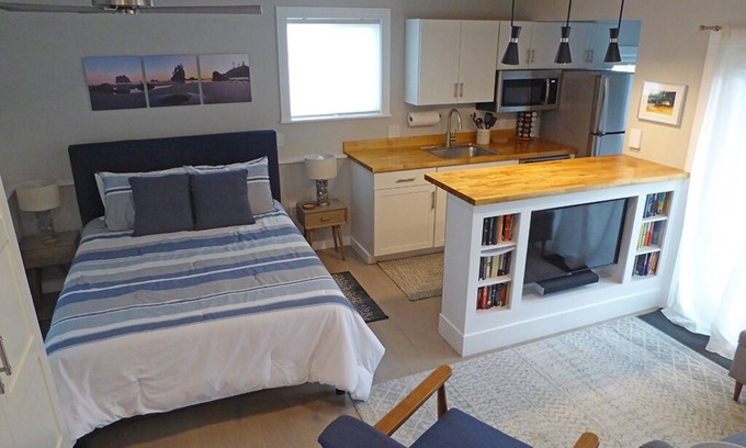 Hansville Casa | Coastal Retreat - Beach, Hiking & Mountains!