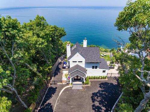 Wading River Casa | Coastal Retreat: Waterfront, Deck, Awesome Views