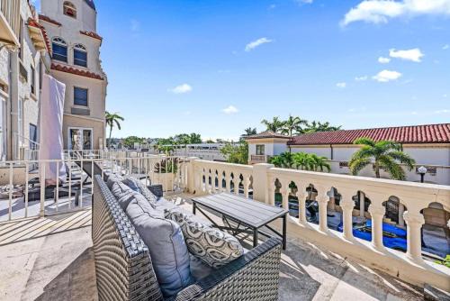 Palm Beach - West Palm Beach Hotel | Coastal View Terrace