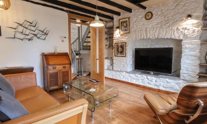Ffynnongroyw Casa | Coastal Village Cottage