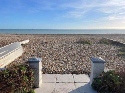 Pevensey Casa | Coastview Bungalow