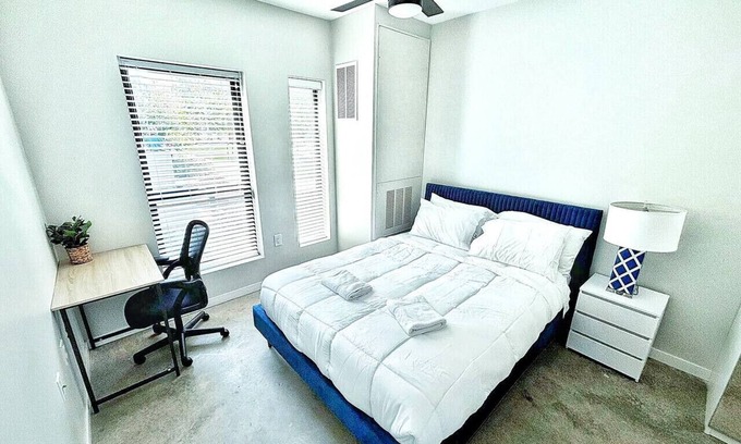 Downtown Des Moines Apartamento | Cobalt Cove your home away from home
