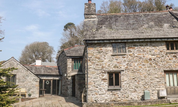 Callington Cabaña | COBBLEDICKS COTTAGE, pet friendly, with open fire in Callington