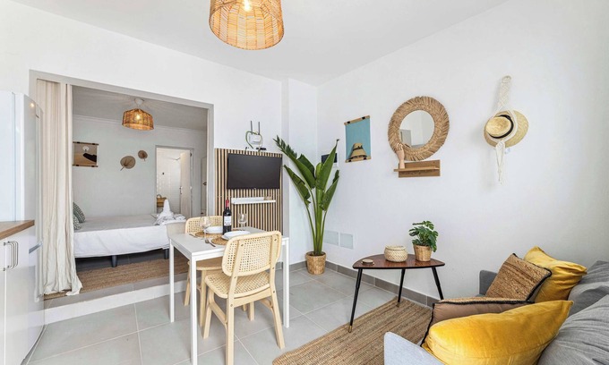 Los Cocoteros Apartamento | Coco Breeze · Terraza & Swing